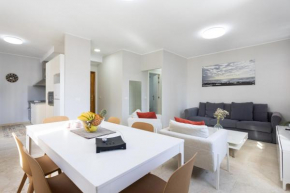 Old City Two-Bedroom Apartment with Sea View